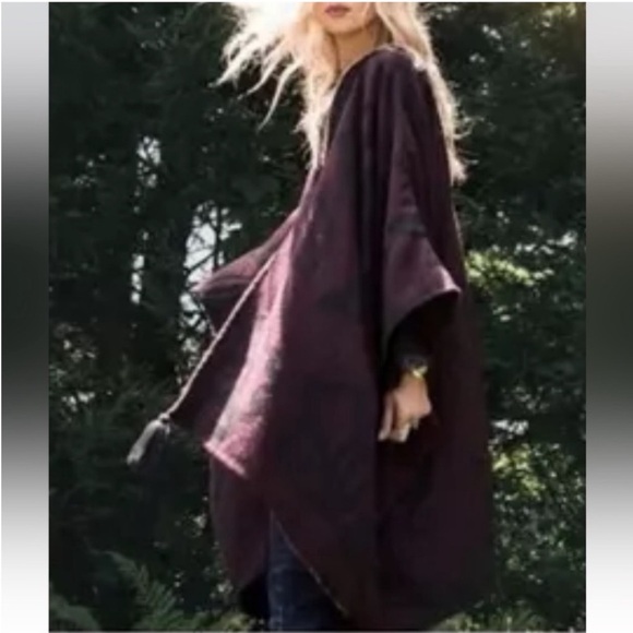 Cleobella Purple Poncho - Picture 1 of 5